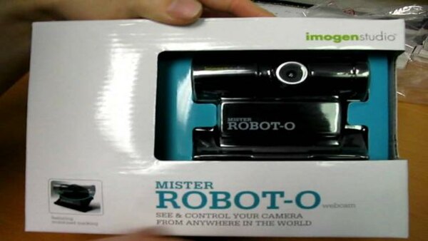 Linus Tech Tips - S2009E96 - Imogen Studio Mister Robot-O Head Tracking Webcam Unboxing & First Look