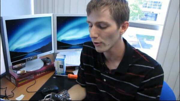 Linus Tech Tips - S2010E282 - Official Starcraft II: Wings of Liberty Video Card Recommendation