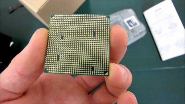 Linus Tech Tips - S2010E363 - AMD Phenom II X4 970 Quad Core Processor Unboxing & First Look