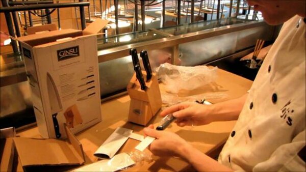 Linus Tech Tips - S2010E473 - Ginsu Knife Set Unboxing & Demonstration at Yuji's Tapas Sushi Restaurant