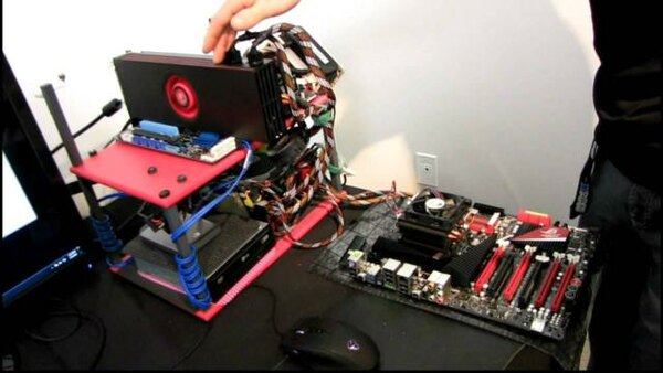 Linus Tech Tips - S2011E236 - AMD A8-3850 vs Phenom II X6 1100T With Radeon 6990