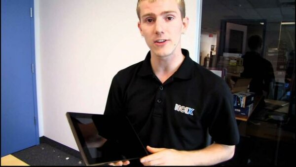 Linus Tech Tips - S2011E244 - ASUS Transformer TF101 Honeycomb Android Tablet PC Unboxing & First Look