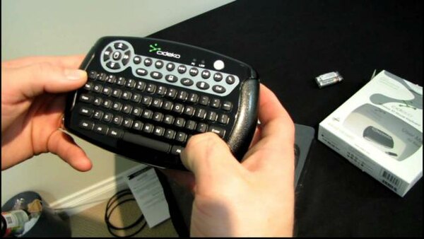 Linus Tech Tips - S2011E289 - Cideko Air Keyboard Wireless Handheld Keyboard & Mouse Unboxing & First Look
