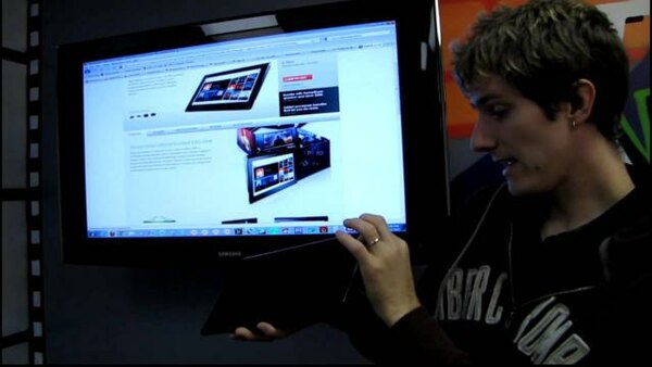 Linus Tech Tips - S2011E320 - Sony S1 Playstation Android Tablet PC Unboxing & First Look