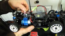 Linus Tech Tips - Episode 52 - Arctic Hobby Land Rider 305 307 & 309 RC Cars Unboxing & Test...