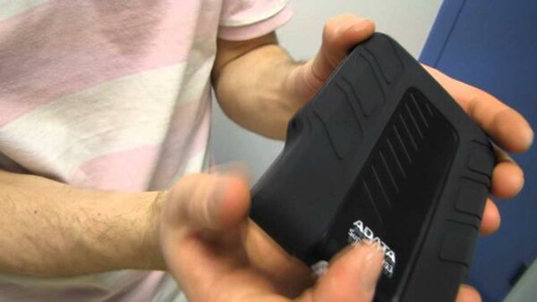 Linus Tech Tips - S2012E200 - Adata SH93 Series USB2 External Hard Drive Unboxing & Stress Test