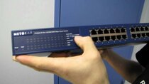 Linus Tech Tips - Episode 213 - Netgear Prosafe GS724T-300NAS 24 Port Gigabit Smart Switch Unboxing...