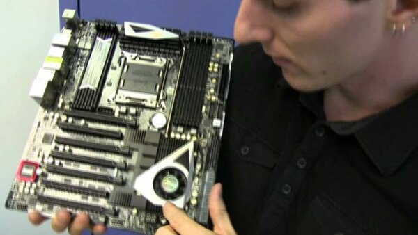 Linus Tech Tips - S2012E257 - Asrock Extreme 11 X79 Gaming Motherboard Unboxing & First Look