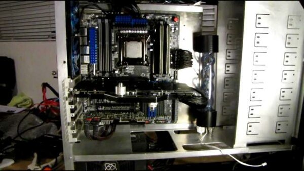 Linus Tech Tips - S2012E381 - Personal Rig Update 2012 Part 11 Test Fit & Finishing Touches