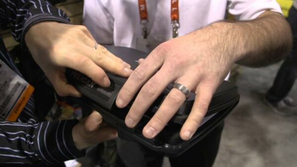 Linus Tech Tips - S2013E47 - Pelican Vault Series iPhone 5 & Galaxy S3 Cases & New Backpacks CES 2013