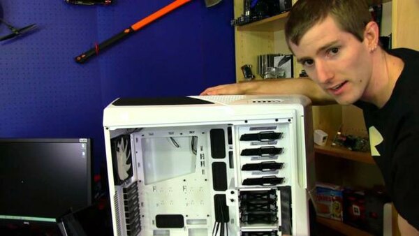 Linus Tech Tips - S2013E71 - NZXT Phantom 630 Gaming Case Unboxing & First Look