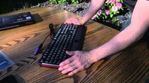 Linus Tech Tips - Episode 329 - Thermaltake Tt eSports Knucker Gaming Keyboard Unboxing & Overview