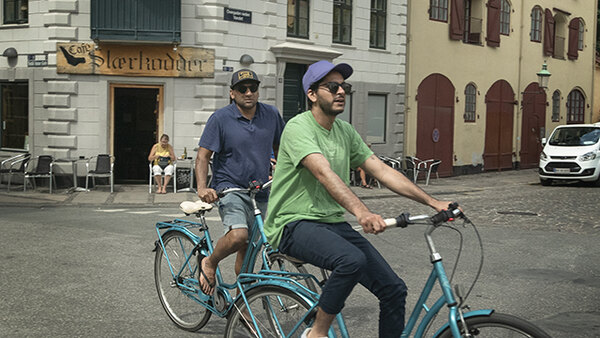 Ravi Patel's Pursuit of Happiness - S01E04 - Immigrants and the Border in Denmark