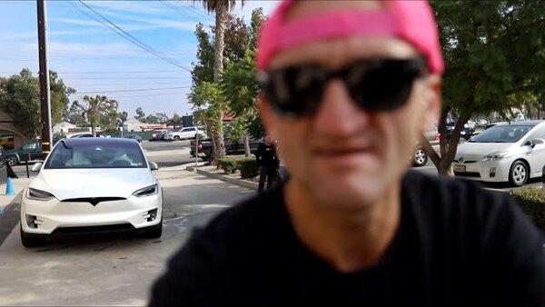 Casey Neistat Vlog - S2019E33 - Model X is all messed up