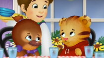 Daniel Tiger's Neighborhood - Episode 33 - Calm at the Restaurant