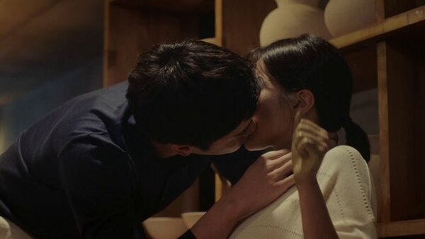 When I Was the Most Beautiful - S01E05 - Hwan Sees Jin Kiss Ye Ji