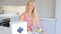 Emily Norris - Episode 56 - WHAT'S IN OUR FAMILY MEDICAL BOX / FIRST AID KIT & TRAVEL FIRST...