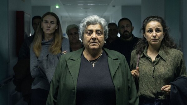 Veneno - S01E08 - The Three Burials of Cristina Ortiz