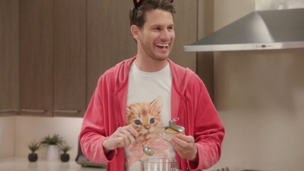 Tosh.0 - S12E04 - Cat Food Reviewer