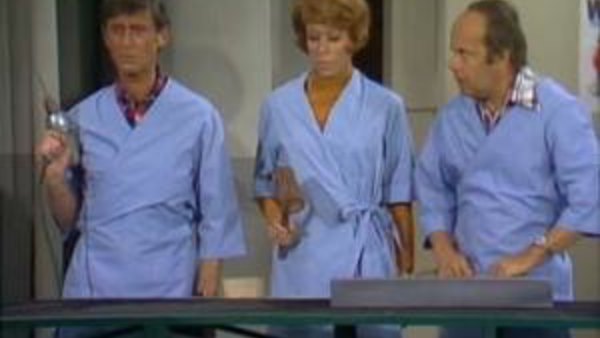 The Carol Burnett Show - S09E08 - with Roddy McDowall