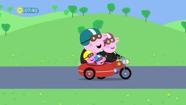 Peppa Pig - S07E05 - Motorbiking!