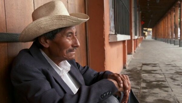 Bizarre Foods - S09E01 - Guatemala: Balls, Brains & Bull's Eyes