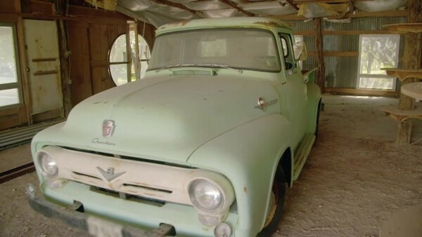 Iron Resurrection - S05E01 - Cherrybomb '56 Ford Truck
