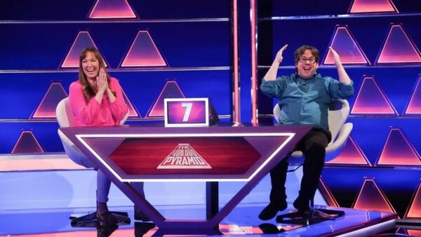 The $100,000 Pyramid - S05E09 - Ryan Eggold vs Elizabeth Marvel and Joe Tessitore vs Tiki Barber