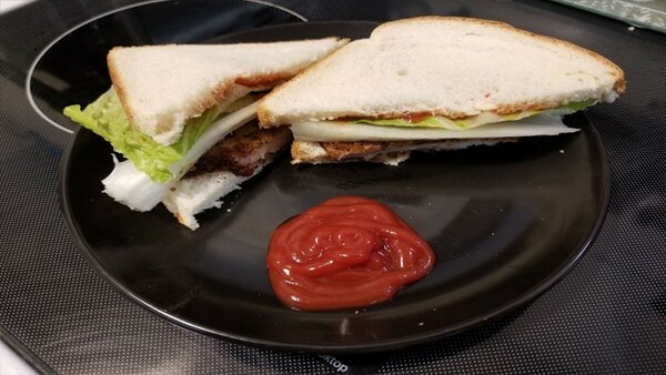 LunchBreak - S06E12 - Breaded Pork Tenderloin Sandwich | Indiana