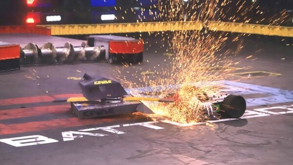 BattleBots - S06E03 - Ducks, Dragons, Killer Snakes – What a Zoo!