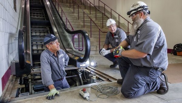 Dirty Jobs - S09E05 - Escalator Maintainer / Scorpion Sweeper