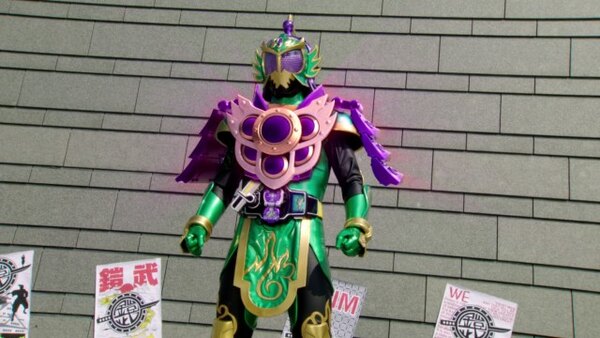 Kamen Rider Gaim - S01E04 - Birth! The Third Rider is Grapes!