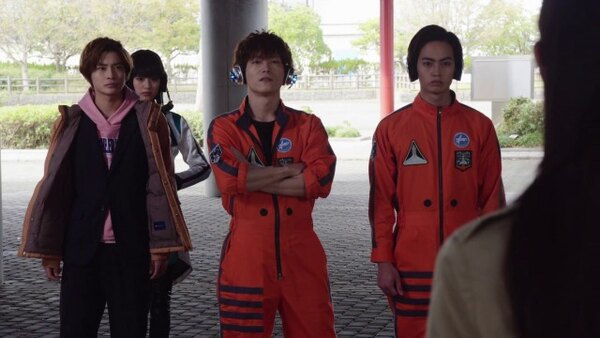 Kamen Rider Zero One - S01E14 - We are the Astronaut Brothers!