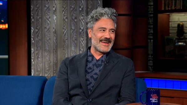 The Late Show with Stephen Colbert - S07E149 - Taika Waititi, David Sedaris