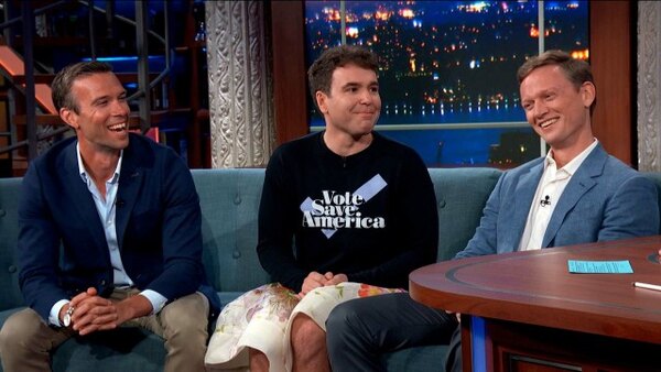 The Late Show with Stephen Colbert - S07E164 - Jon Favreau, Jon Lovett, Tommy Vietor, Bianca Cristovao, James Taylor