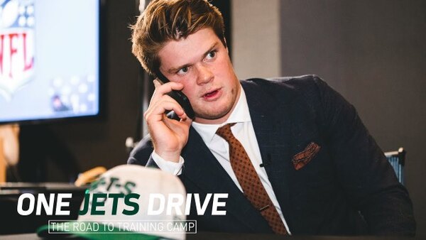 One Jets Drive - S01E03 - The Call