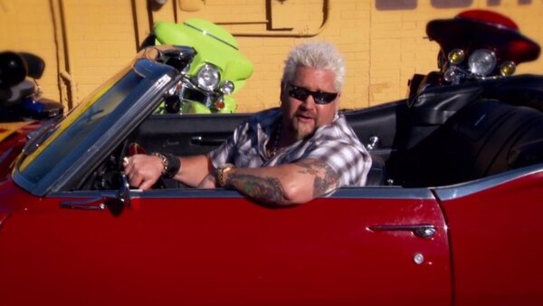 Diners, Drive-ins and Dives - S14E07 - BBQ Road Show