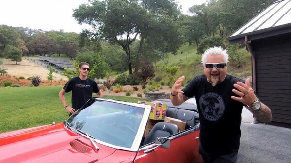 Diners, Drive-ins and Dives - S39E02 - Takeout: Comin' From All Over The Map