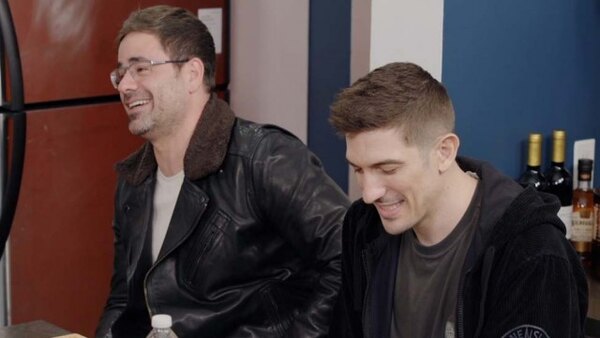Something's Burning - S01E28 - Yannis Pappas & Andrew Schulz Make Matzo Ball Soup