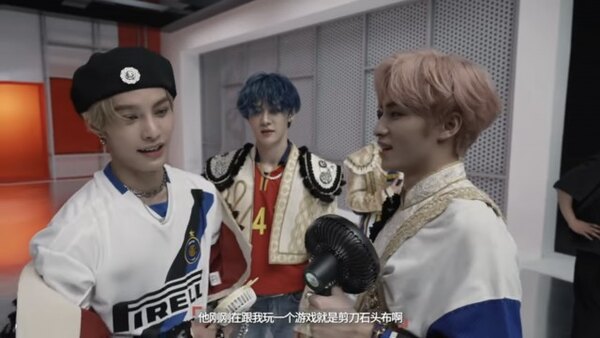 WayV - S2020E69 - [WayV-log] Who is the best ✊✌ player