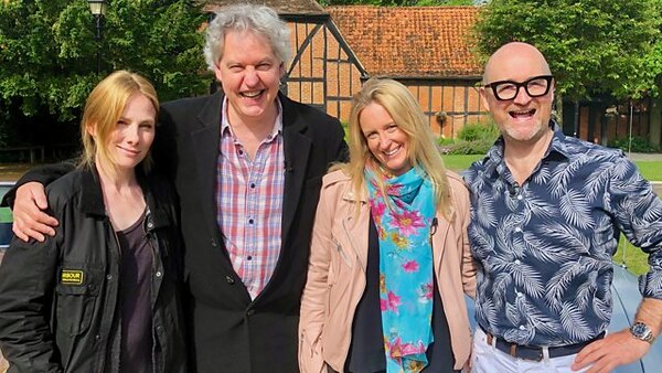 Celebrity Antiques Road Trip - S09E13 - Rosie Marcel and Bob Barrett