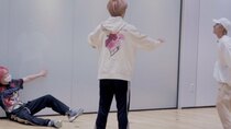 NCT DREAM - Episode 124 - [Un Cut] Take #4｜‘Hello Future’ Dance Practice Behind the...