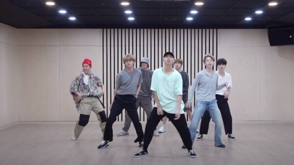 BANGTANTV - S2020E60 - [CHOREOGRAPHY] BTS (방탄소년단) 'Dynamite' Dance Practice