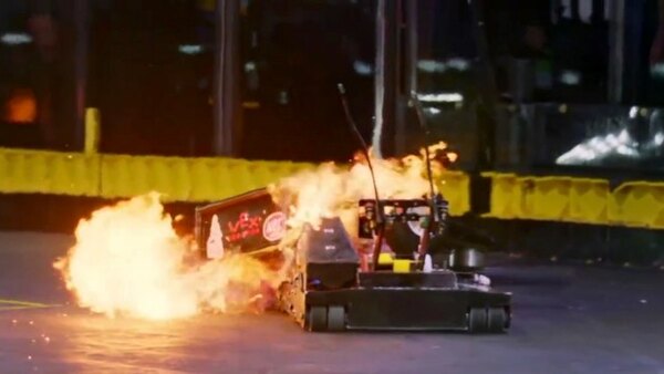 BattleBots - S04E11 - Like a Bot to a Flame