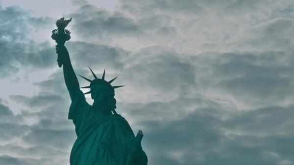 Taste the Nation with Padma Lakshmi - S02E10 - Ciao New York - New York City, NY