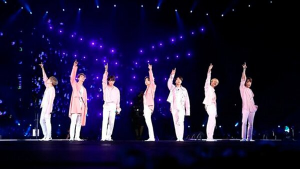 BANG BANG CON 21 - S01E03 - BTS World Tour 'Love Yourself' Sao Paulo