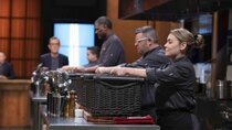 Chopped - Episode 9 - Time Capsule: '90s Foods!