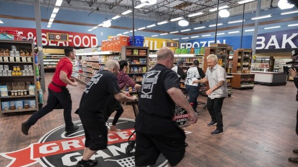 Guy's Grocery Games - S19E16 - DDD Family Tournament Part 3