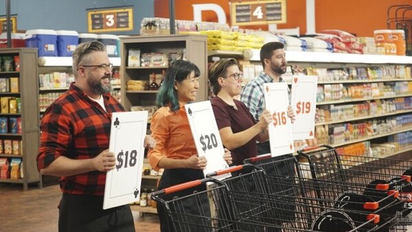 Guy's Grocery Games - S20E07 - Wild and Crazy Budget Games