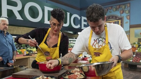 Guy's Grocery Games - S22E11 - Diners, Drive-Ins and Dives Tournament: GGG Super Teams Part 3